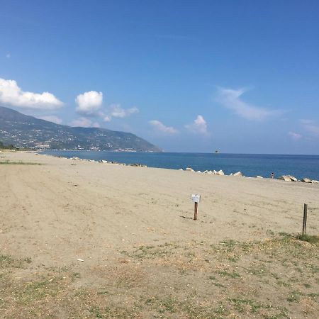 Giardino Sul Mare Patti Exterior foto